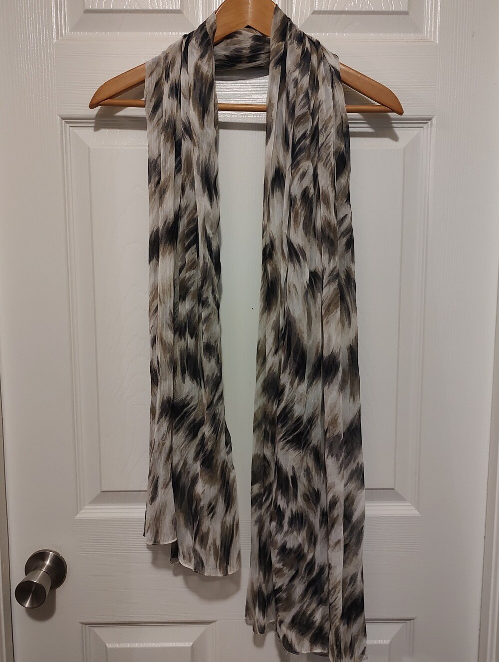 Neutral Feather-Print Decorative Scarf - Unbranded